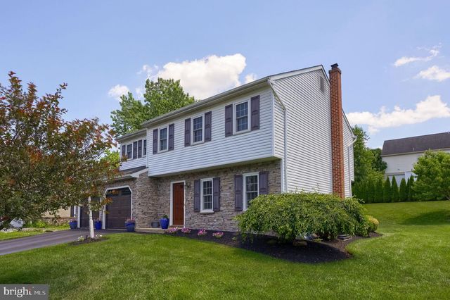 1708 WHITE WATER RD, Lancaster, PA 17603