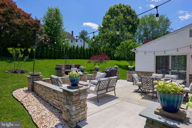 1708 WHITE WATER RD, Lancaster, PA 17603
