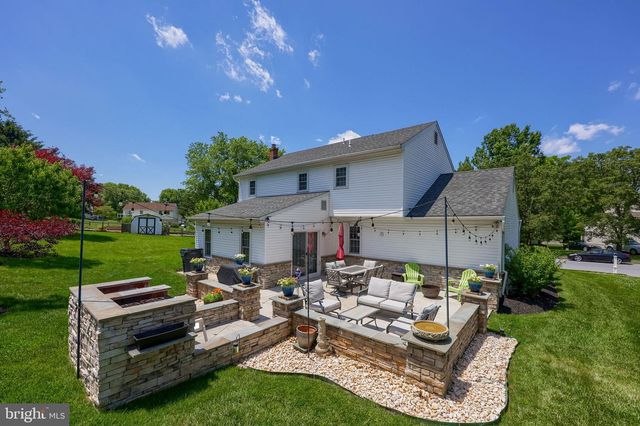 1708 WHITE WATER RD, Lancaster, PA 17603