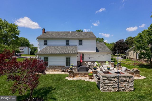 1708 WHITE WATER RD, Lancaster, PA 17603