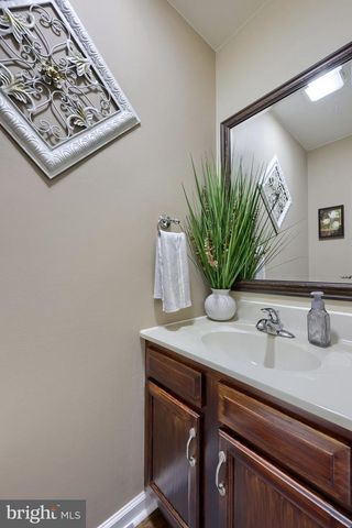 1708 WHITE WATER RD, Lancaster, PA 17603