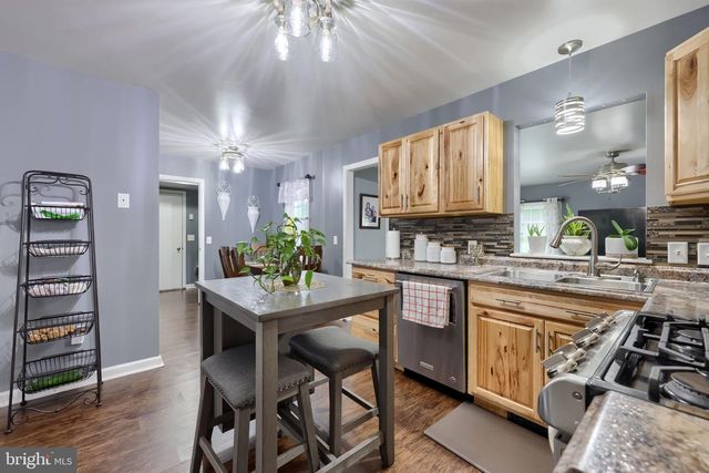 1708 WHITE WATER RD, Lancaster, PA 17603