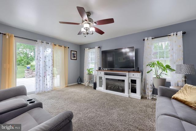 1708 WHITE WATER RD, Lancaster, PA 17603