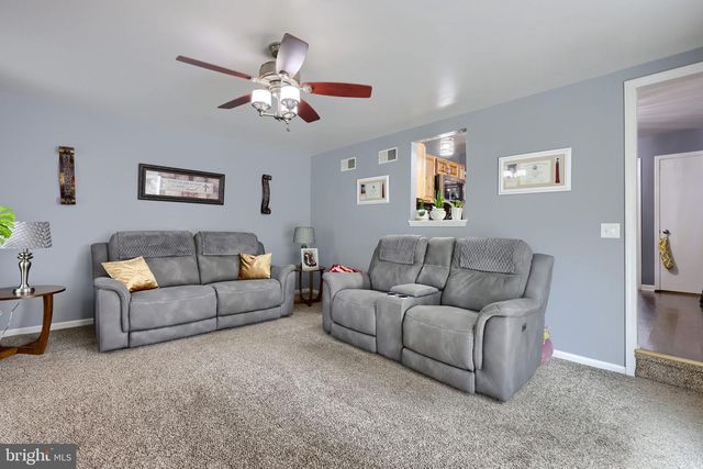 1708 WHITE WATER RD, Lancaster, PA 17603