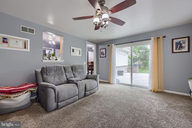 1708 WHITE WATER RD, Lancaster, PA 17603