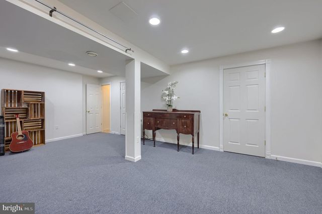1708 WHITE WATER RD, Lancaster, PA 17603