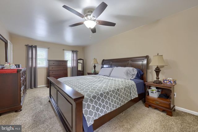 1708 WHITE WATER RD, Lancaster, PA 17603