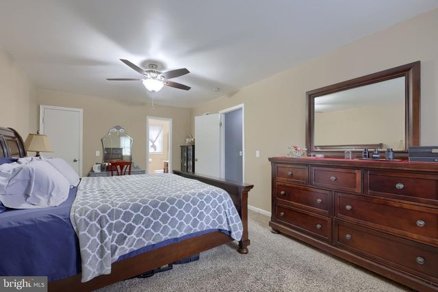 1708 WHITE WATER RD, Lancaster, PA 17603