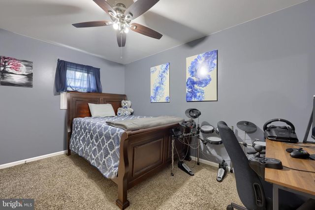 1708 WHITE WATER RD, Lancaster, PA 17603
