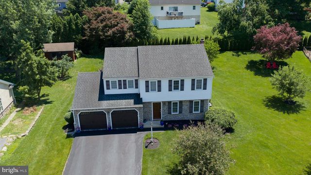 1708 WHITE WATER RD, Lancaster, PA 17603
