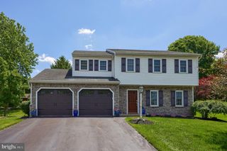 1708 WHITE WATER RD, Lancaster, PA 17603