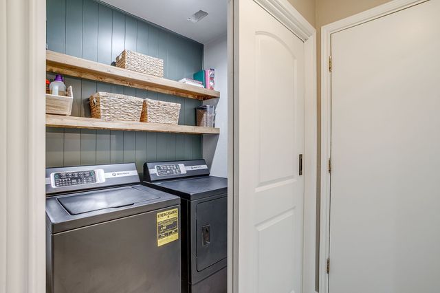 649 Christopher Lane, Burleson, TX 76028