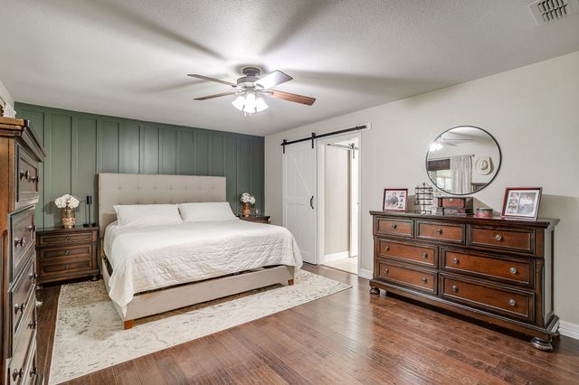 649 Christopher Lane, Burleson, TX 76028