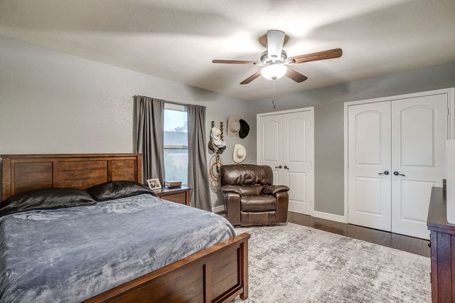 649 Christopher Lane, Burleson, TX 76028