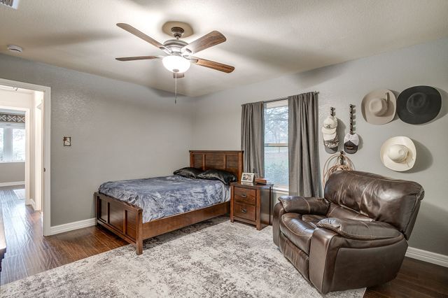 649 Christopher Lane, Burleson, TX 76028