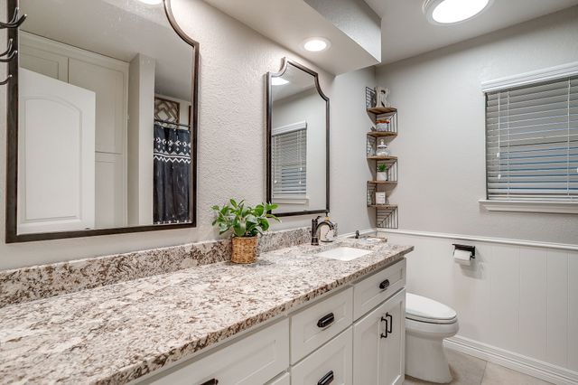 649 Christopher Lane, Burleson, TX 76028