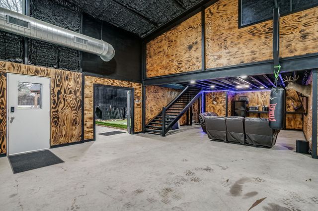 649 Christopher Lane, Burleson, TX 76028