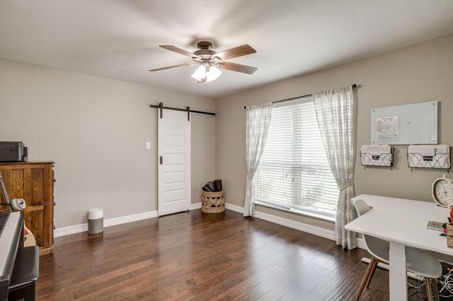 649 Christopher Lane, Burleson, TX 76028