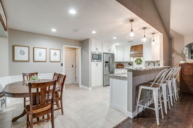 649 Christopher Lane, Burleson, TX 76028