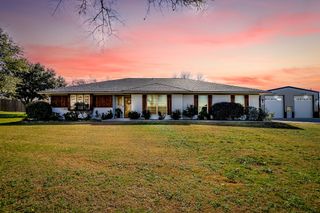 649 Christopher Lane, Burleson, TX 76028