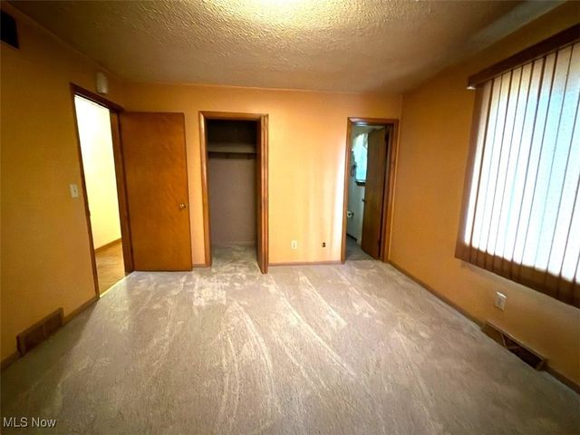 2851 Carlton Drive NW, Warren, OH 44485