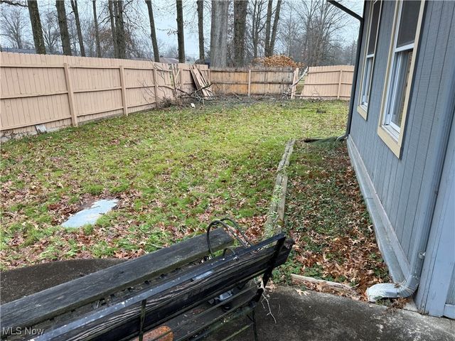 2851 Carlton Drive NW, Warren, OH 44485