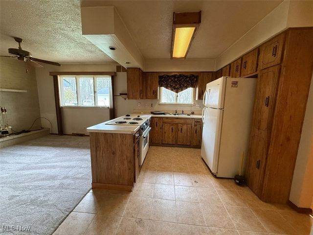 2851 Carlton Drive NW, Warren, OH 44485