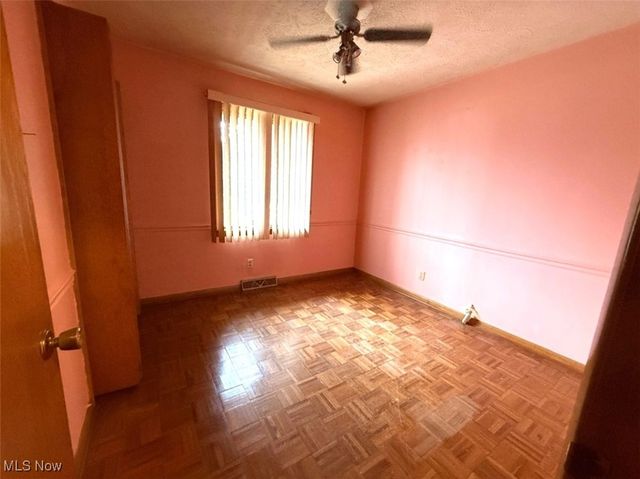 2851 Carlton Drive NW, Warren, OH 44485