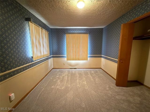 2851 Carlton Drive NW, Warren, OH 44485