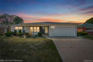 29171 Birchcrest Drive, Warren, MI 48093