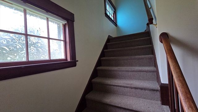 33 Carlisle St, Worcester, MA 01602