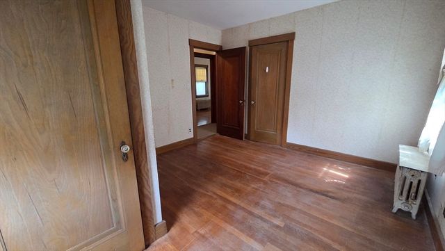33 Carlisle St, Worcester, MA 01602