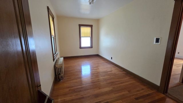 33 Carlisle St, Worcester, MA 01602