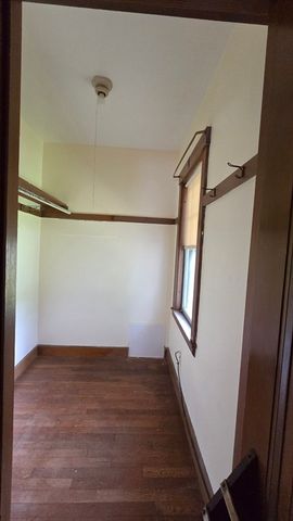 33 Carlisle St, Worcester, MA 01602