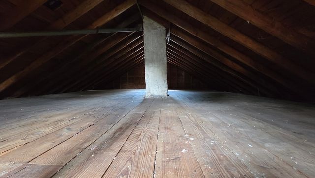 33 Carlisle St, Worcester, MA 01602
