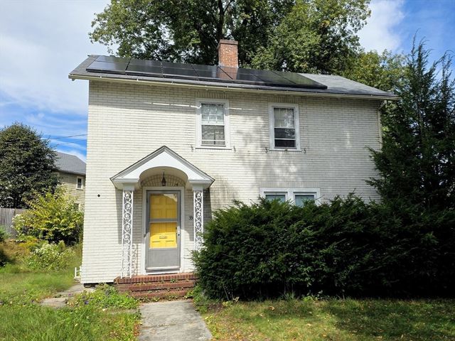33 Carlisle St, Worcester, MA 01602