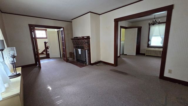 33 Carlisle St, Worcester, MA 01602