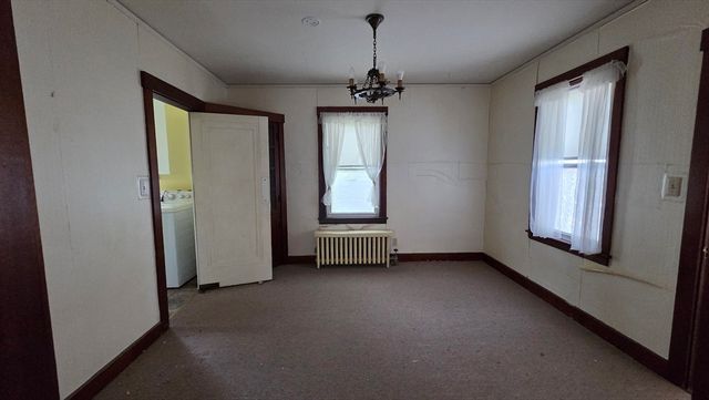 33 Carlisle St, Worcester, MA 01602