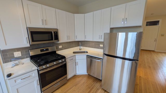 2322 W Rice Street 2R, Chicago, IL 60622