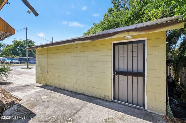 395 DURAY Court, Jacksonville, FL 32208