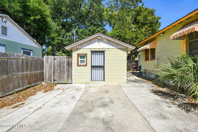 395 DURAY Court, Jacksonville, FL 32208