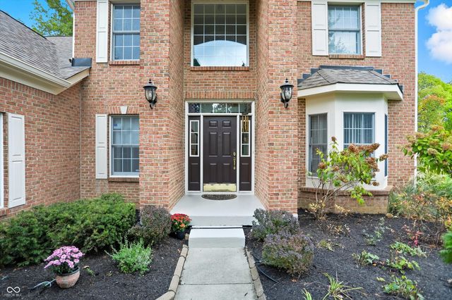 9402 Greenthread Lane, Zionsville, IN 46077