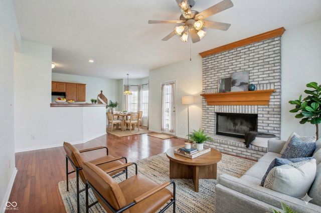 9402 Greenthread Lane, Zionsville, IN 46077