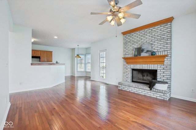 9402 Greenthread Lane, Zionsville, IN 46077