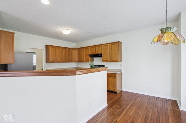 9402 Greenthread Lane, Zionsville, IN 46077