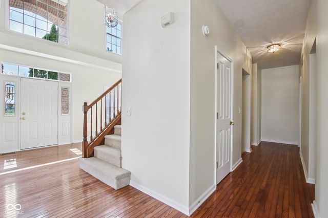 9402 Greenthread Lane, Zionsville, IN 46077