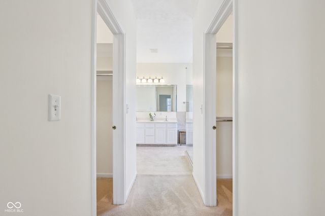 9402 Greenthread Lane, Zionsville, IN 46077