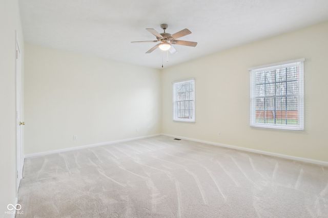 9402 Greenthread Lane, Zionsville, IN 46077