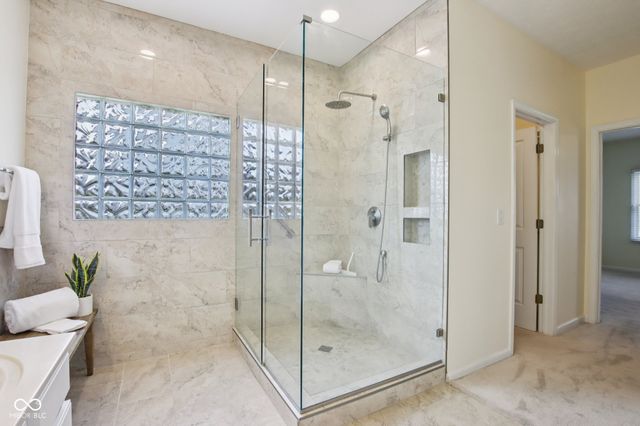 9402 Greenthread Lane, Zionsville, IN 46077