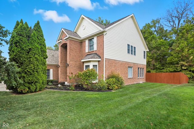 9402 Greenthread Lane, Zionsville, IN 46077